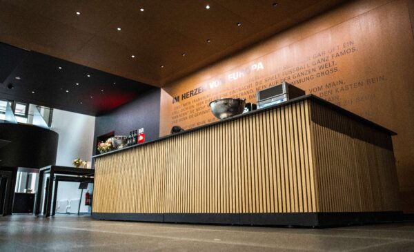 Dimmbar Ecke schwarz - Front oak stripes Alternativbild